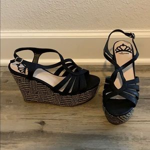 Black and White Wedges Size 6.5